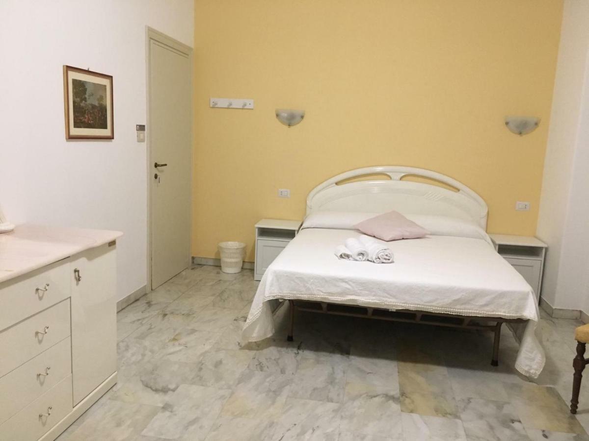 La Casa Di Chiara Lägenhet Rom Exteriör bild